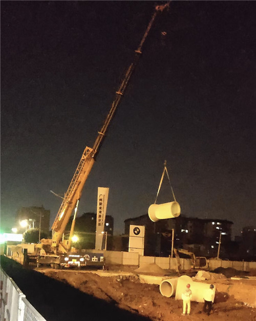 福绵区“弯臂矫正”—— 吊车的 “形变补偿” 技术