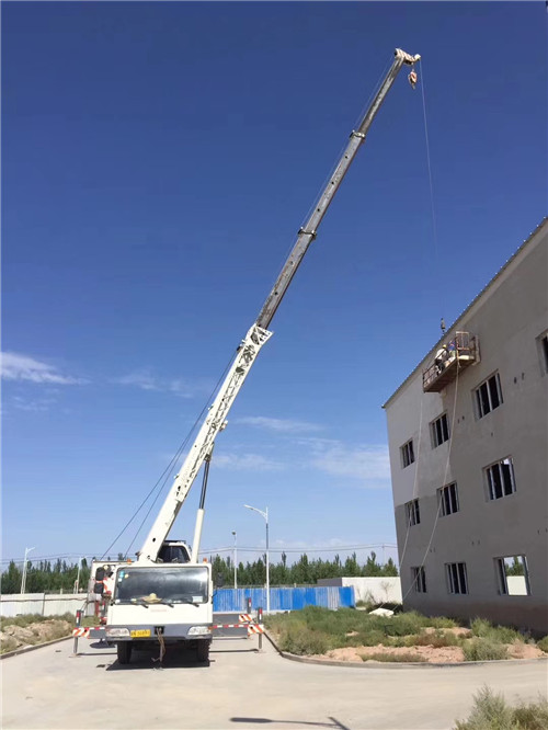 福绵区“轻装强干”—— 吊车的 “轻量化臂架” 技术